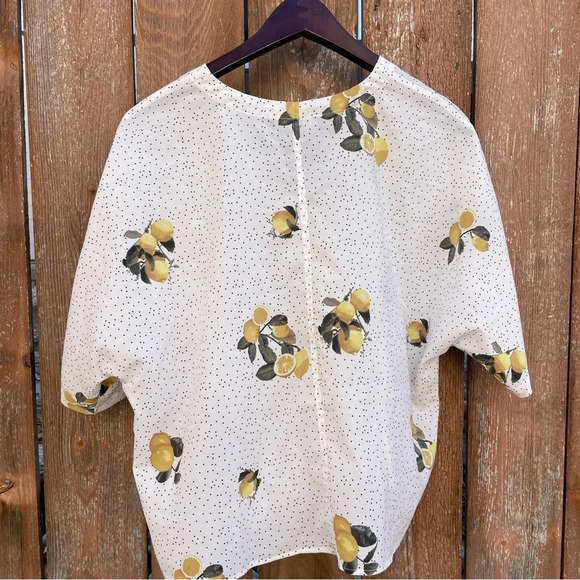 JASMINE & JULIANA Women’s Lemon Polka Dot Short Sleeve V neck Blouse Size Medium - Picture 8 of 11